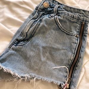 BDG side zippered denim shorts